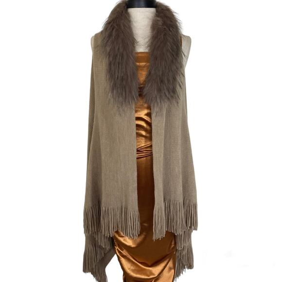 Faux fur fringe brown cape, long sleeveless sweater knit shawl, OSFM - Picture 6 of 6